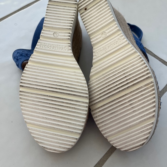 Gentle Souls By Kenneth Cole Sandals - Picture 3 of 4